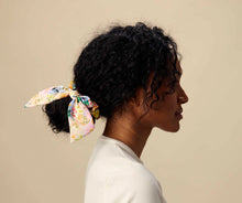 Load image into Gallery viewer, Rifle Paper Co. Scrunchie - Marguerite