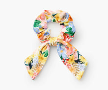 Load image into Gallery viewer, Rifle Paper Co. Scrunchie - Marguerite